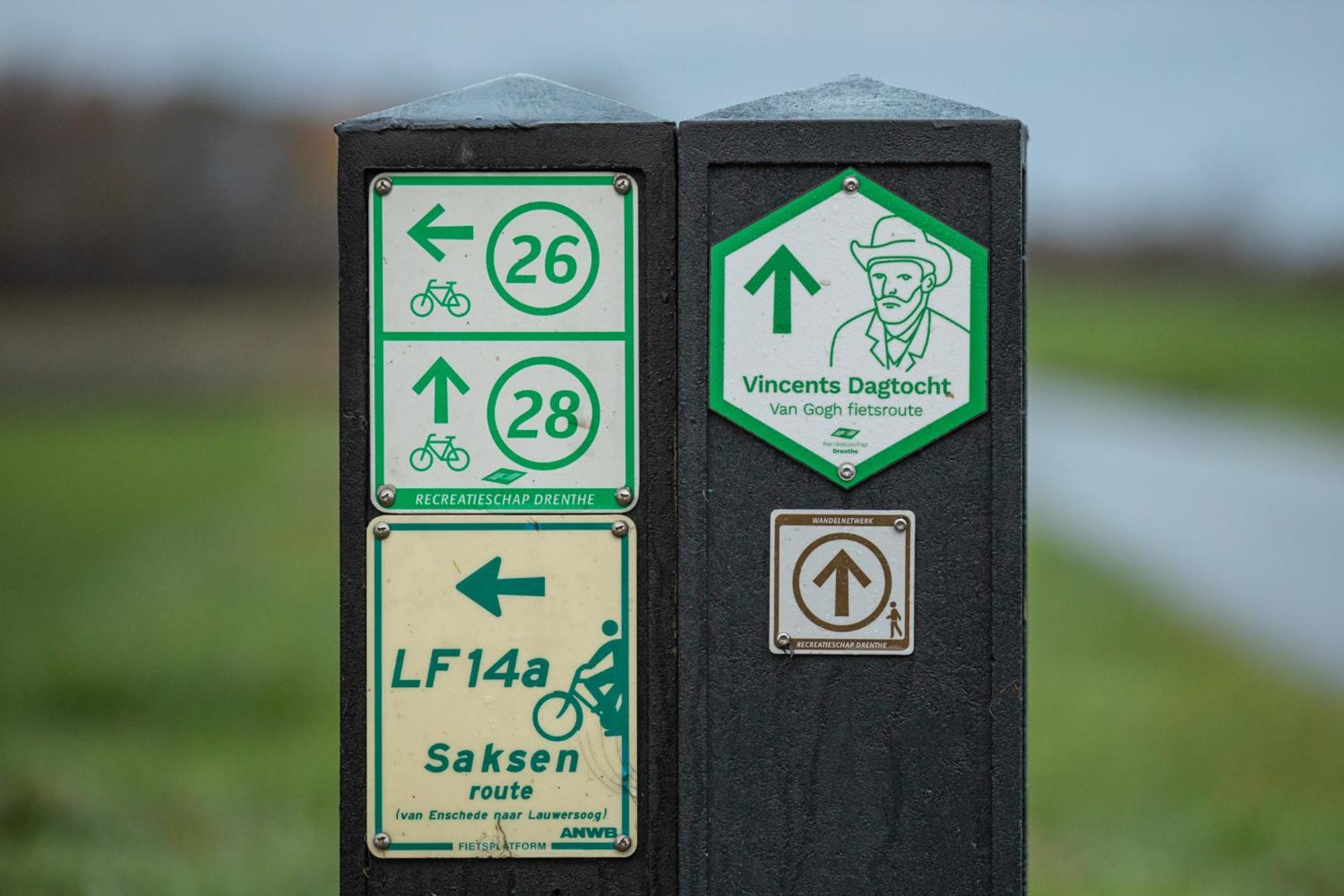 Drents Genieten - Lavendelheide Met Uitzicht Op Het Water Erm Luaran gambar