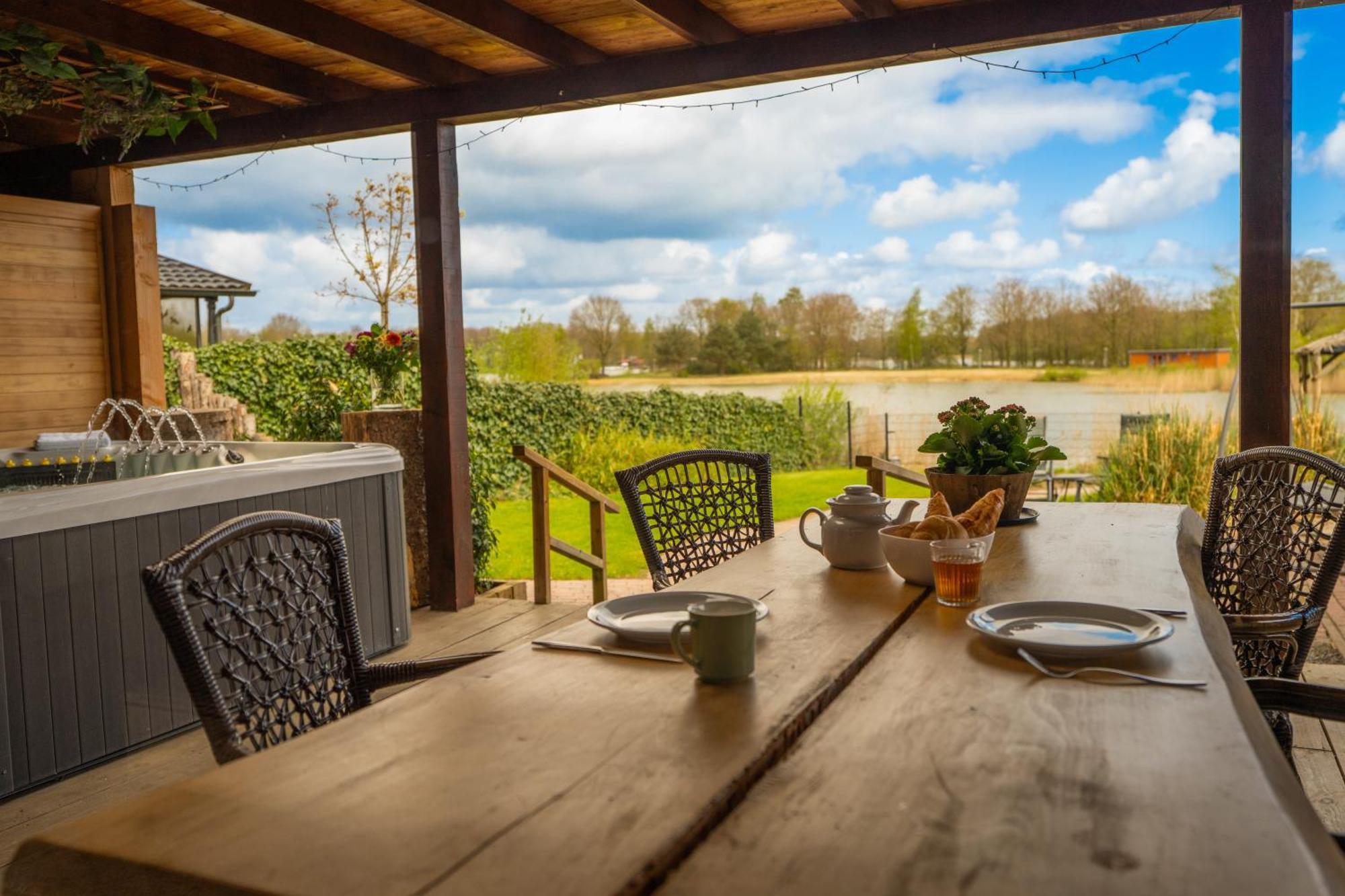 Drents Genieten - Lavendelheide Met Uitzicht Op Het Water Erm Luaran gambar