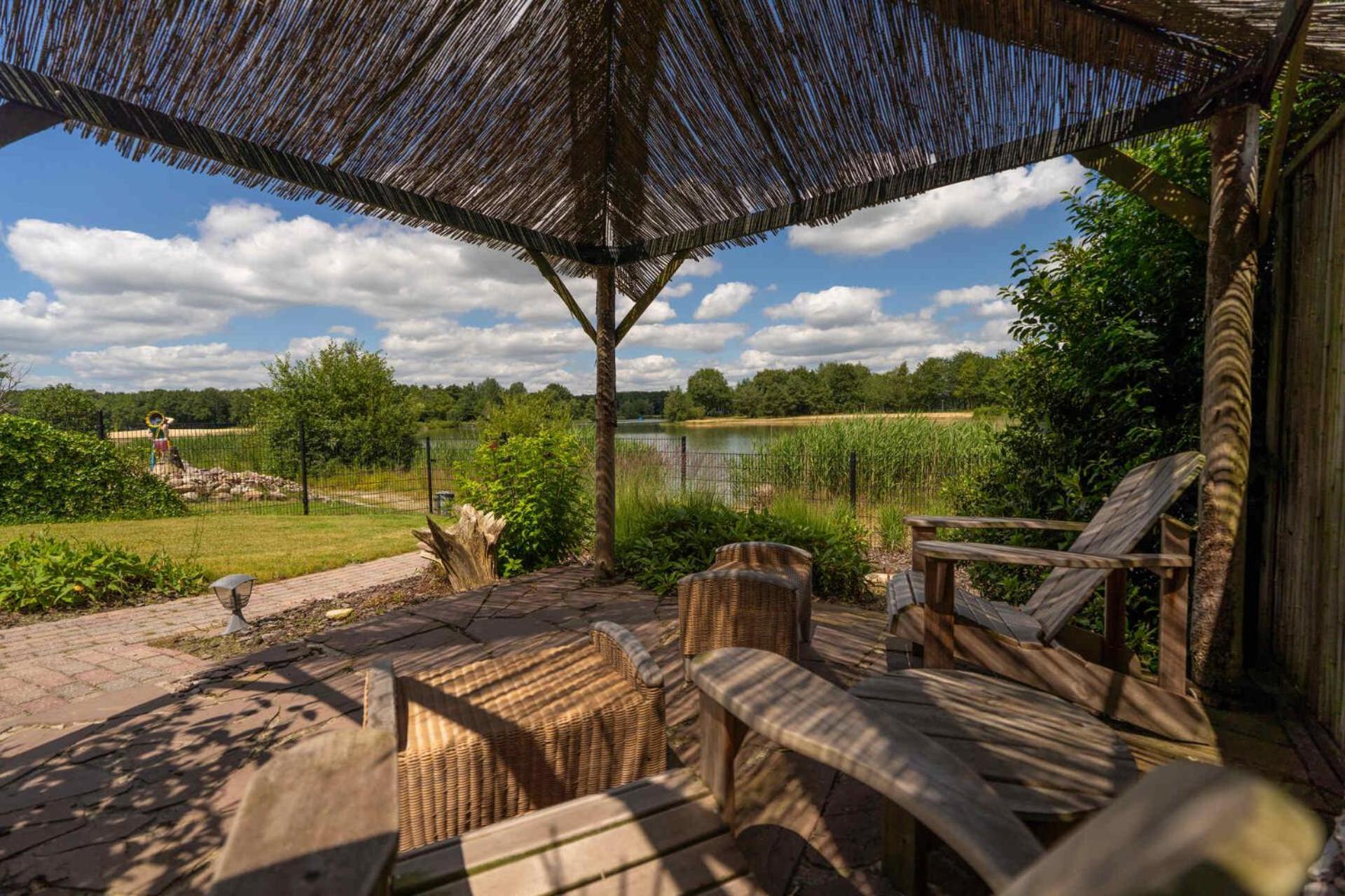 Drents Genieten - Lavendelheide Met Uitzicht Op Het Water Erm Luaran gambar